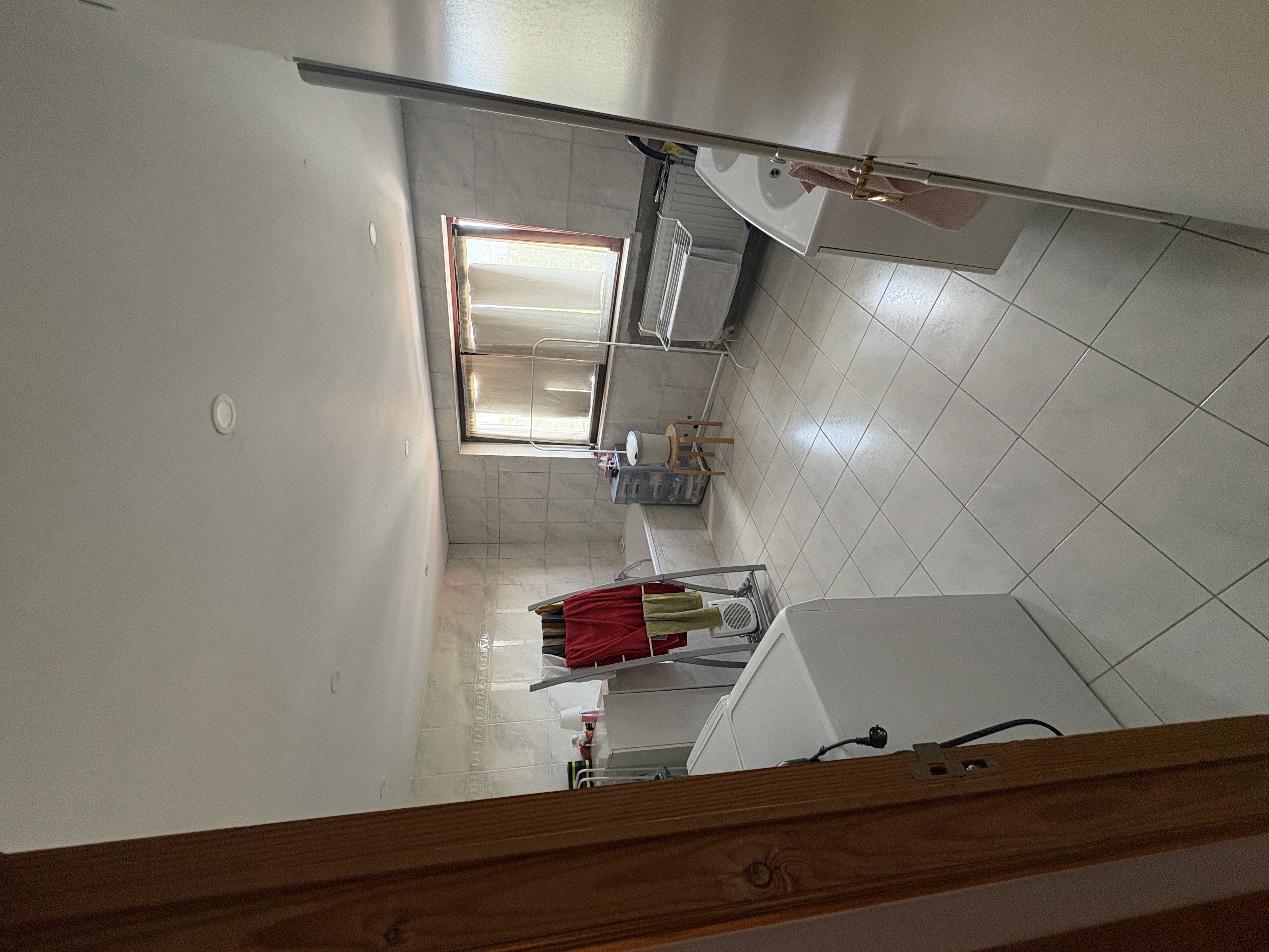 Salle de bain avant rénovation, vue générale